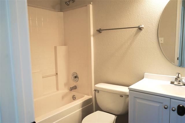 Building Photo - 6322 Woolwich Dr