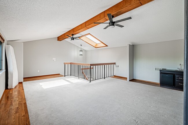 Building Photo - 9866 E Maplewood Cir