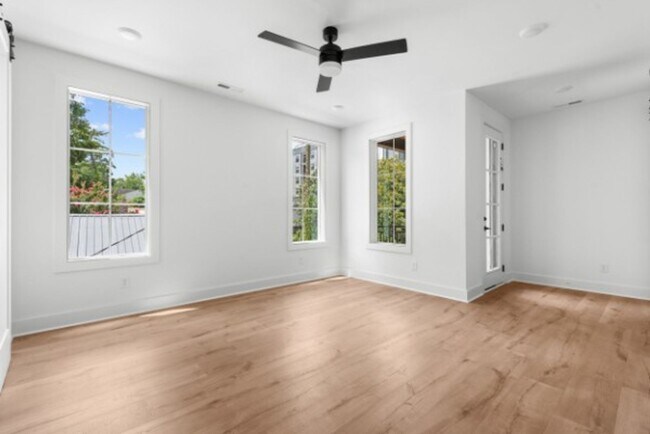 Building Photo - 1814 Stewart Pl