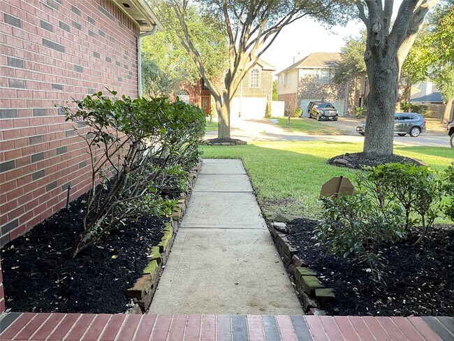 Building Photo - 17607 W Copper Lakes Dr