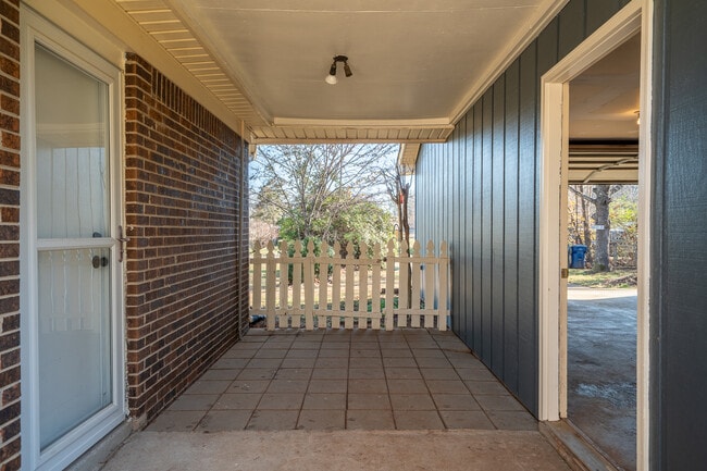 Building Photo - 110 Peabody Rd