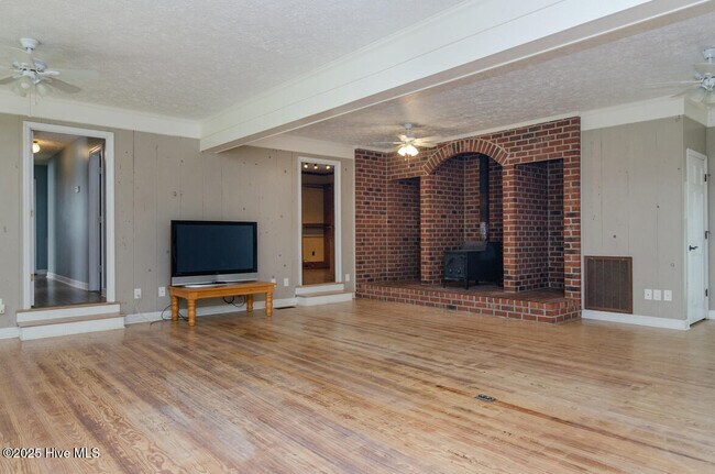 Building Photo - 2120 Old Winter Park Rd