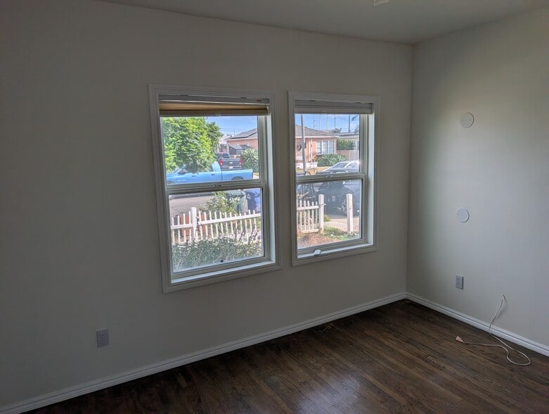 Unit A - Bdrm 1 (Front) - 5011 Stacy St