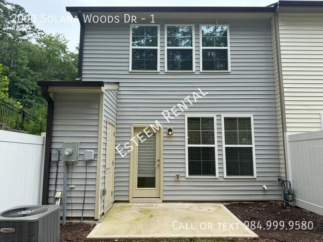 Building Photo - 2000 Solana Wds Dr