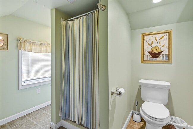 Building Photo - 40 Cottage Park Rd