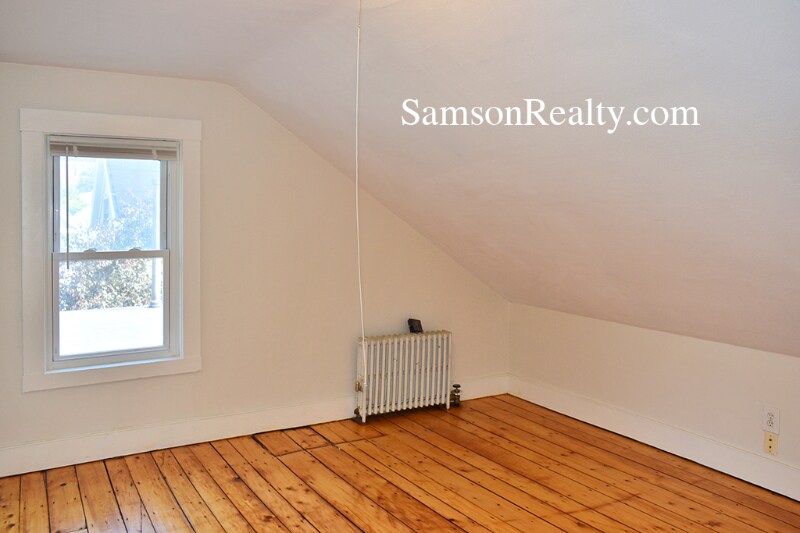 Building Photo - 104 Sheldon St