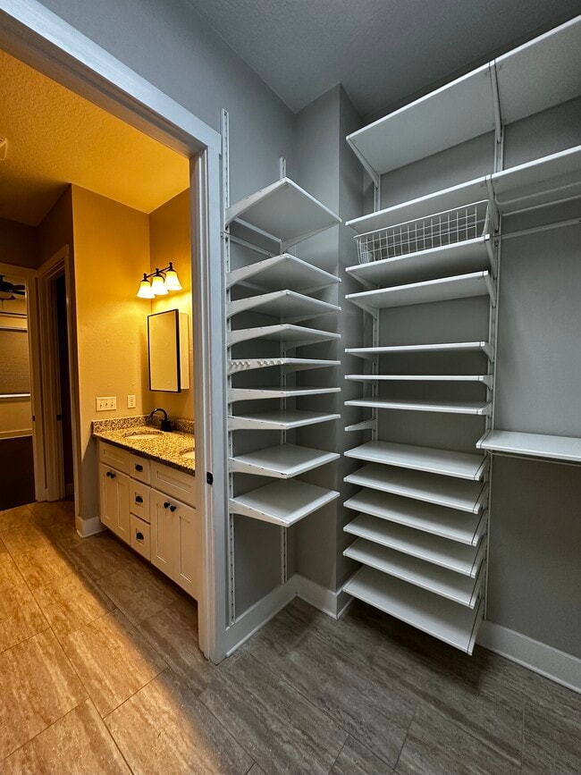 Building Photo - 201 W Hiawatha St