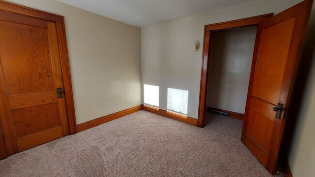 Building Photo - 98 W 8th Ave