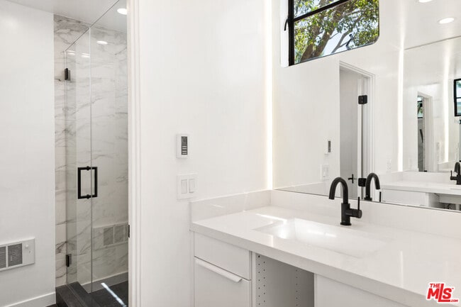 Building Photo - 29233 Heathercliff Rd