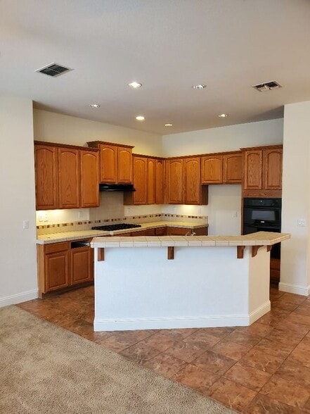 Building Photo - 1004 Hildebrand Cir