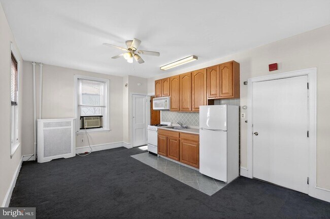 Building Photo - 459 Martin St
