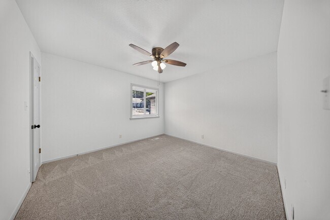 Building Photo - 5715 E 64th St
