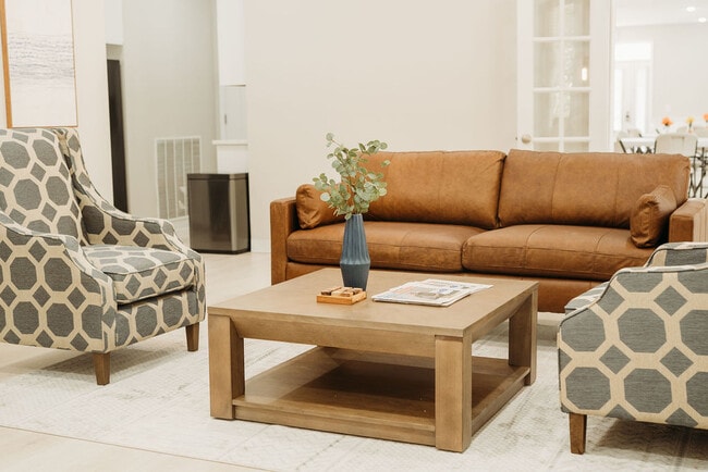 Building Photo - Pebblebrooke Villas