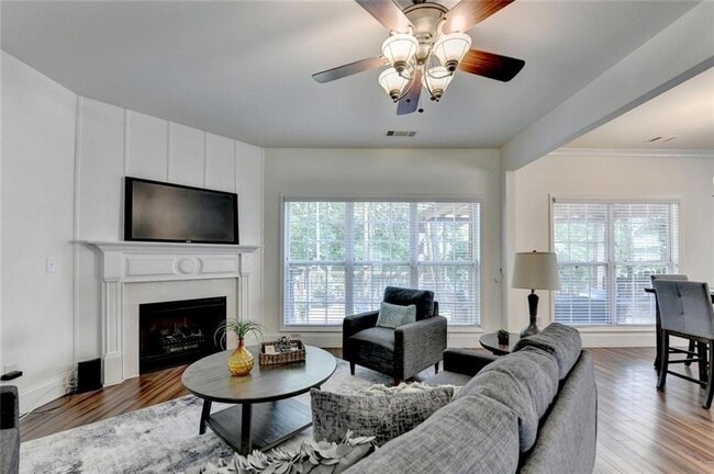 Building Photo - 335 Pintail Ct