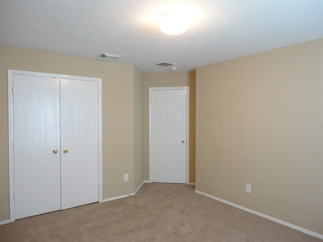 Building Photo - 18227 Thicket Grove Rd