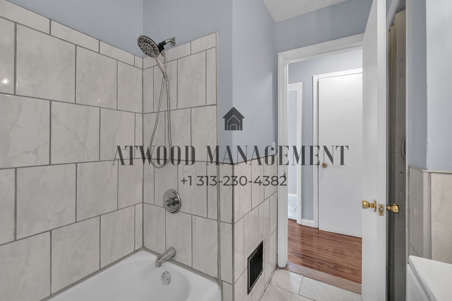 Building Photo - This beautifully updated 3-bedroom, 1-bath single-family home is ready for move-in!