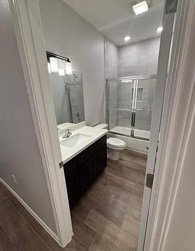 Building Photo - 5807 Colegio Ln