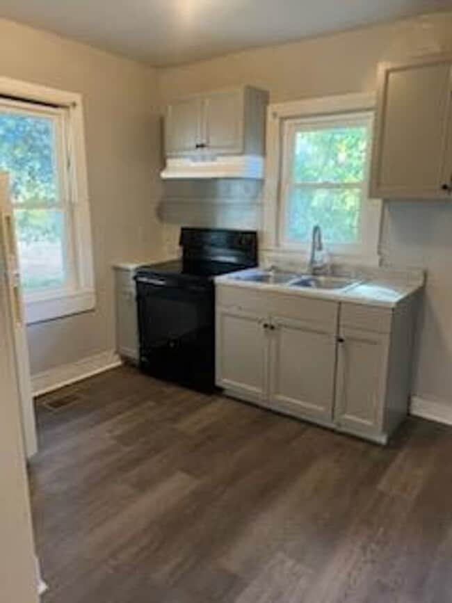 Building Photo - Henrico East