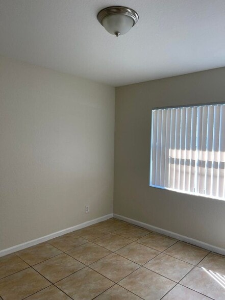 Building Photo - 3816 Woodridge Terrace