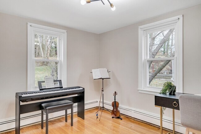 Building Photo - 24 Ledgelawn Ave