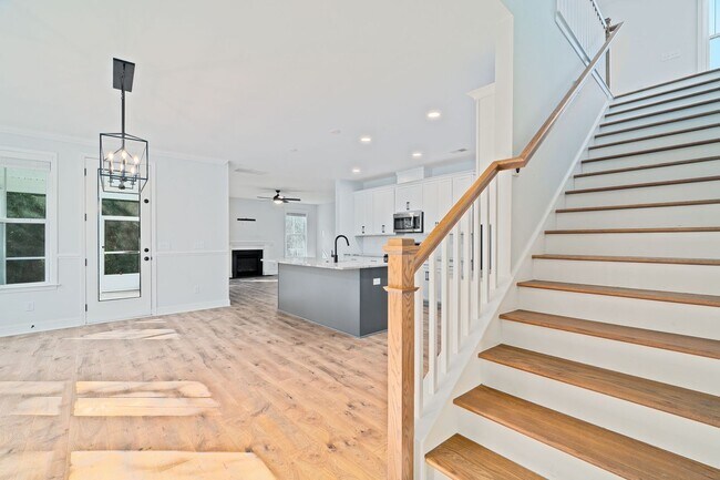 Building Photo - Spacious Lowcountry Retreat in Moncks Corner