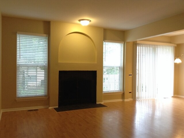 Building Photo - 205 Port Royal Cir