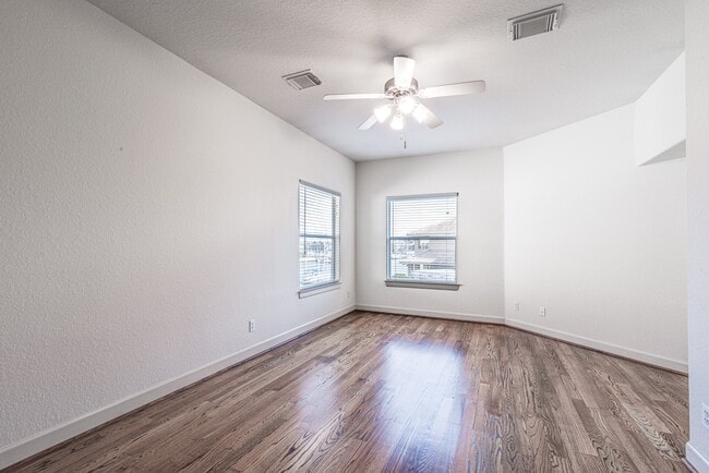 Building Photo - 403 Harborside Way