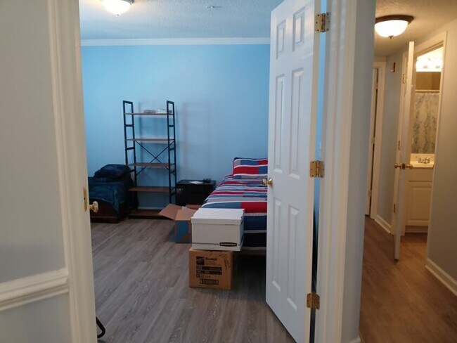 Building Photo - 212 Mill Pond Dr