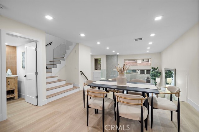 Building Photo - 10 Starfall