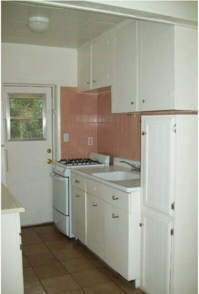 Building Photo - 524 W Howe St