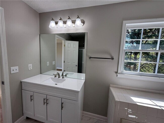 Building Photo - 979 Sugar Crossing Ln