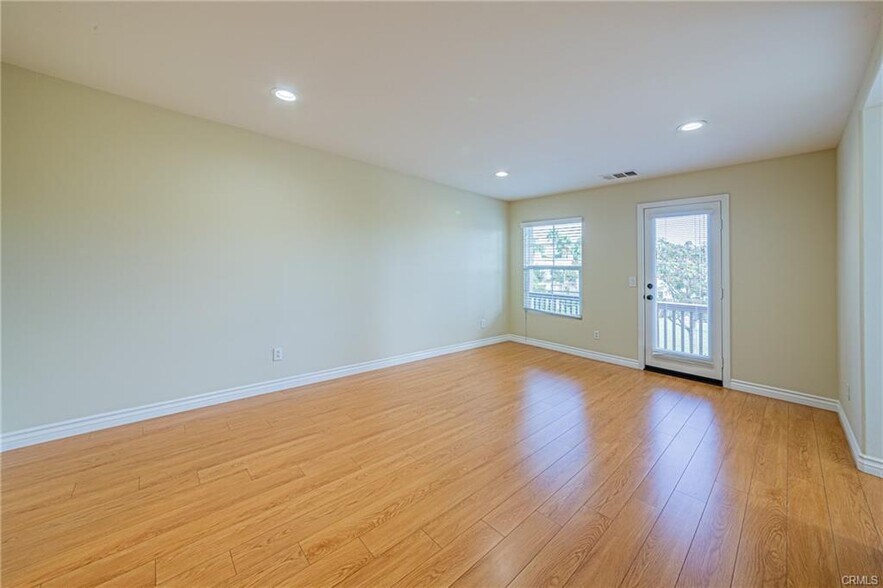 Building Photo - 138 S Hidden Path