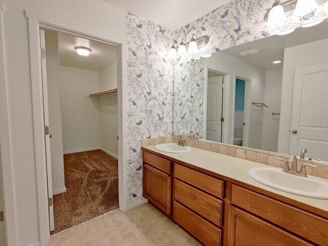 Building Photo - West Pasco Home with Hot Tub