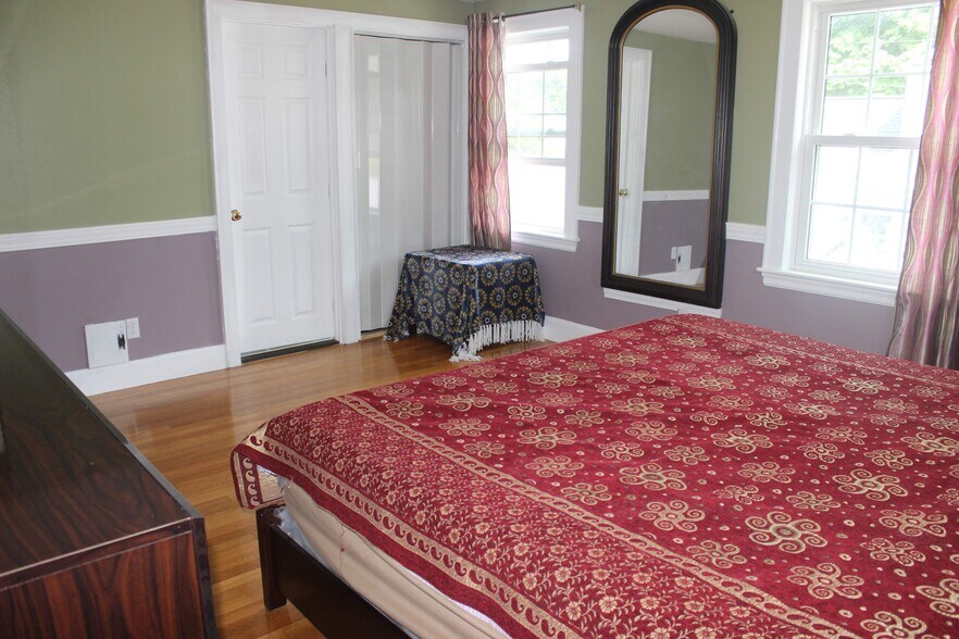 Attached full Bath(Master Bed) - 8 Park Ave