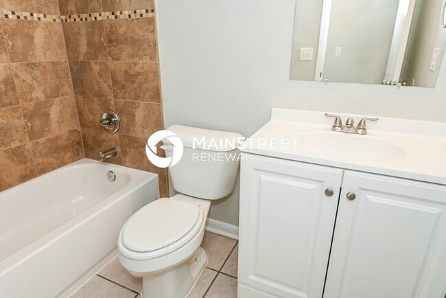 Building Photo - 4 Bedroom Pet-Friendly Home in Jacksonville, FL with Main Street Renewal