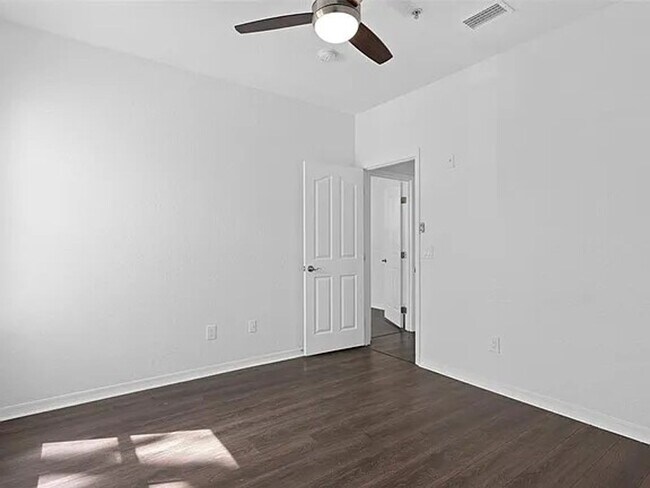 Building Photo - Stylish 2 Bed, 1 Bath Condo in Bella Terra...