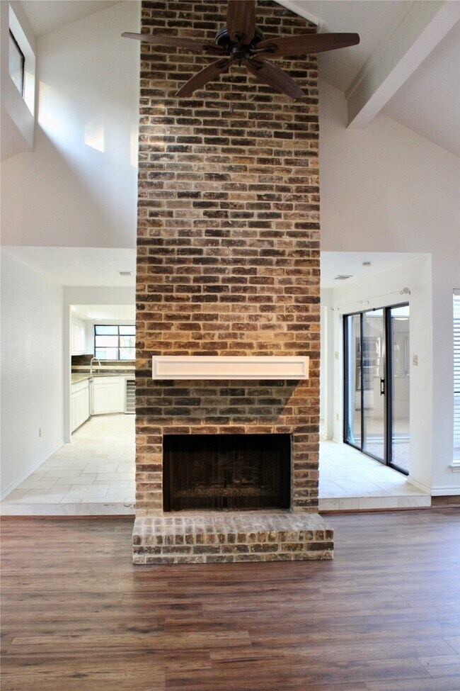 Building Photo - 9 Willowherb Ct