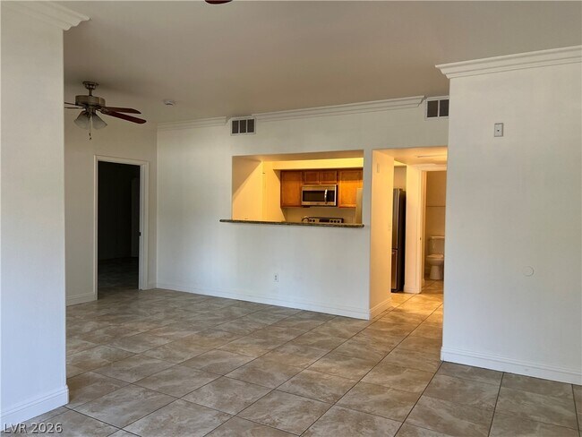 Building Photo - 7255 W Sunset Rd