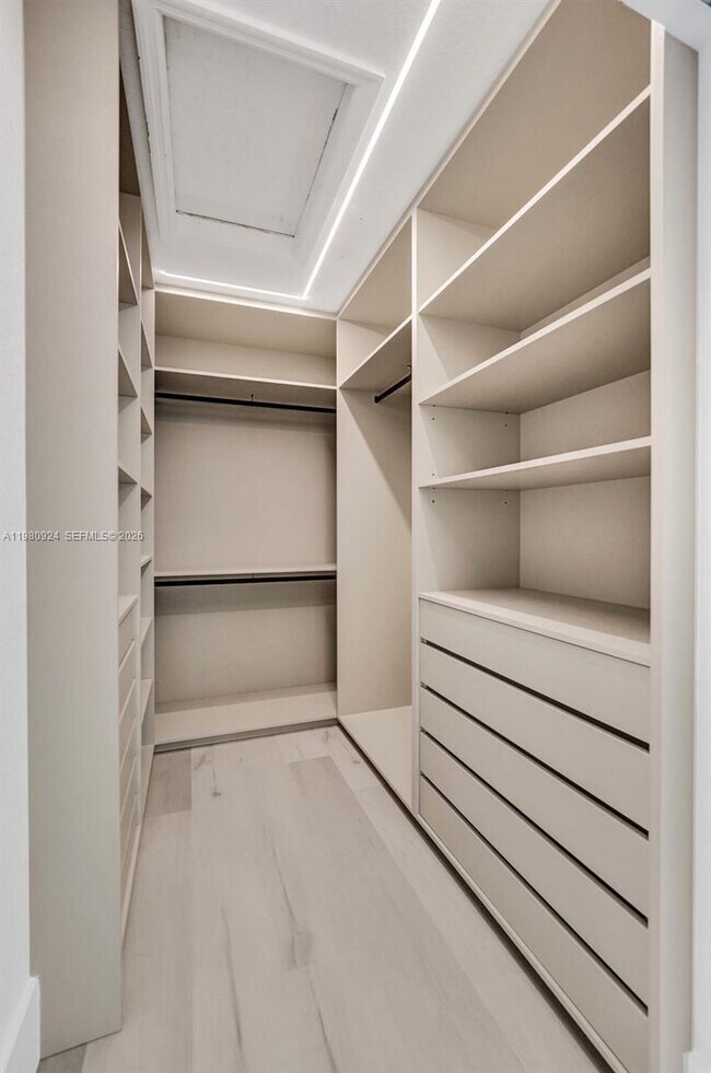 Building Photo - 4100 E Gardenia Ave