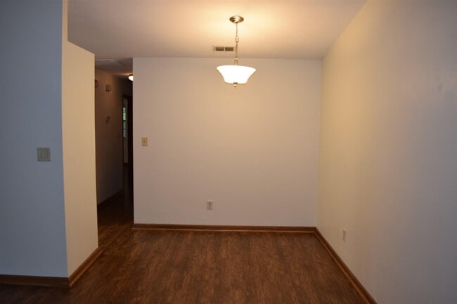 Building Photo - 2646 Millbank Dr