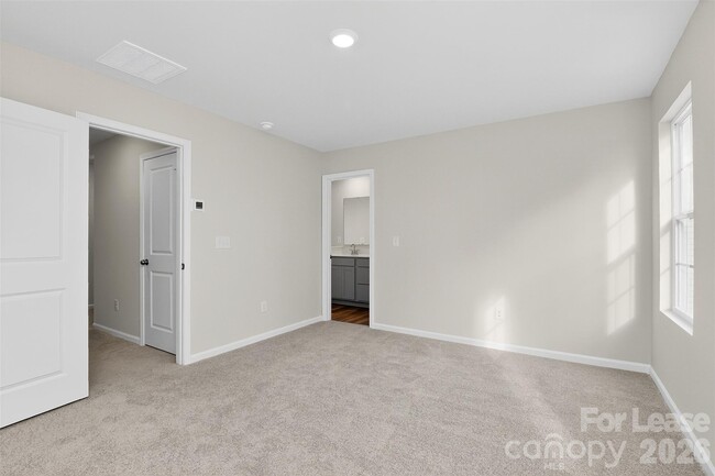 Building Photo - 10032 Greystar Ln