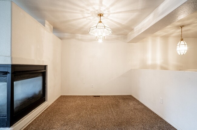 Building Photo - 615 Bosque Vista Point