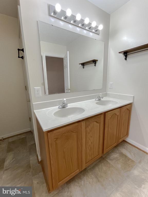 Building Photo - 19825 Fall Ct