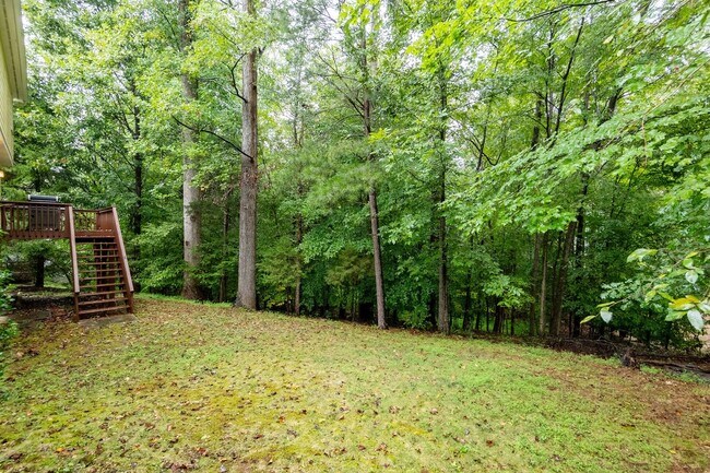 Building Photo - 8 Woodcliff Cir