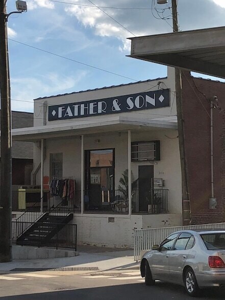Building Photo - 317 W Morgan St