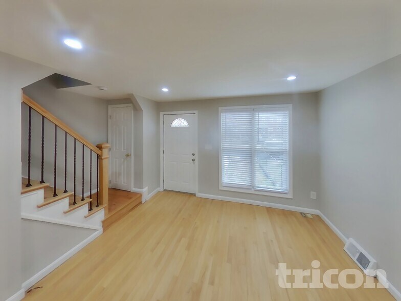 Building Photo - 7908 St Monica Dr