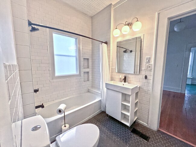 Bathroom - 1418 South Elwood Avenue