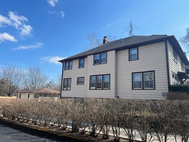 Building Photo - 630 N 1st St