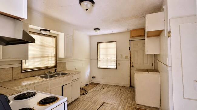 Building Photo - 2763 Emerald Dr
