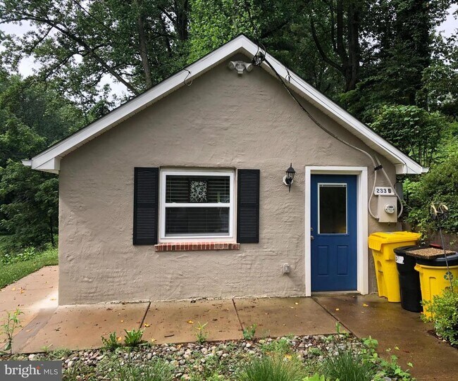 Building Photo - 233 Old Mill Bottom Rd S